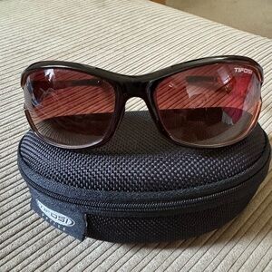 Tifosi DEA brown frame with 2 additional sets of lens